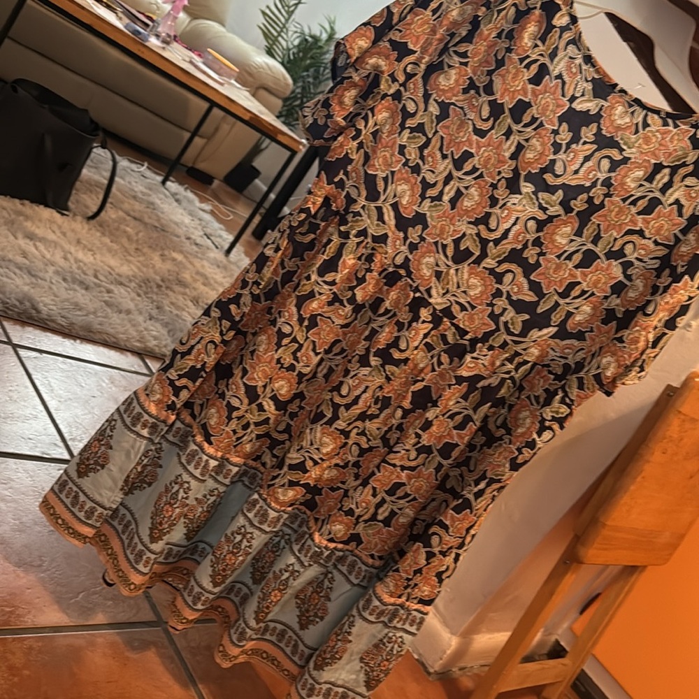 Floral Floaty Midi Dress - Size Medium - Perfect for Spring - $15 - Picture 4 of 4